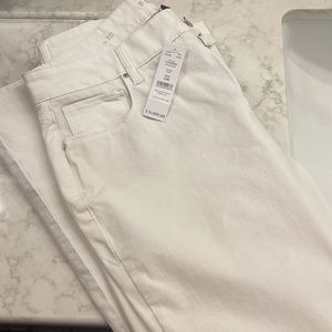 White House Black Market, size 10R White Bootcut Jeans NWT